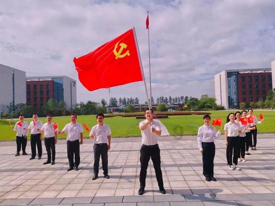 默森:不会说利物浦是夺冠热门,他们的冠军争夺战可能一周内结束
